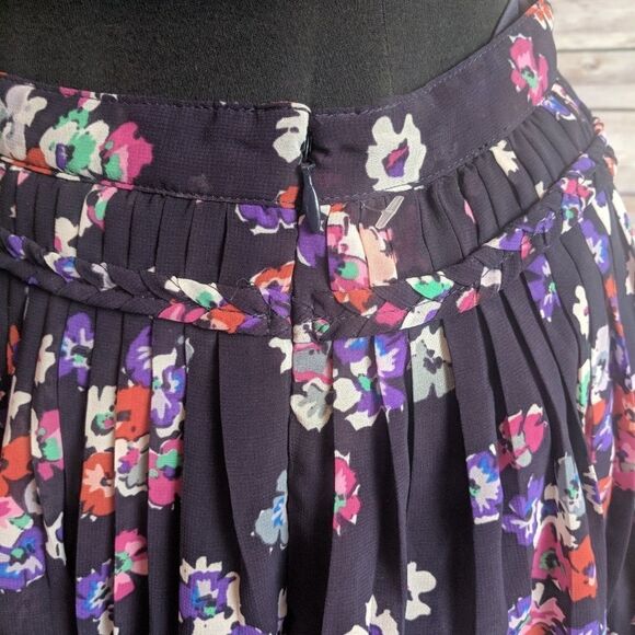 American Eagle Floral Skirt mini Size 2 - Picture 5 of 5